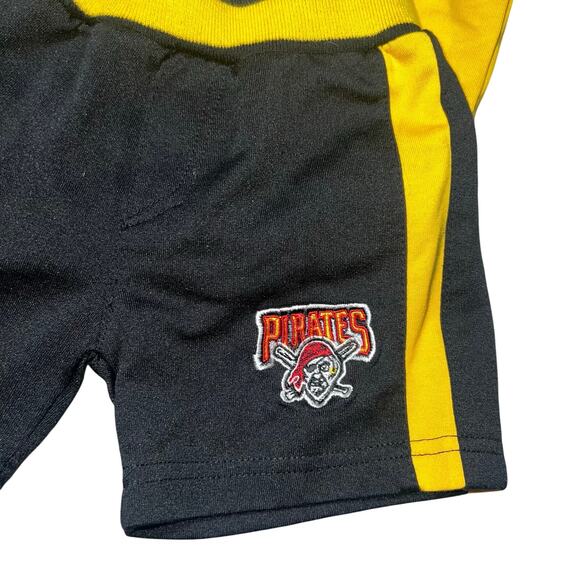 PITTSBURGH PIRATES INFANT 3/6 month  YELLOW BASEBALL SET TOP AND BOTTOM MLB - Picture 4 of 5